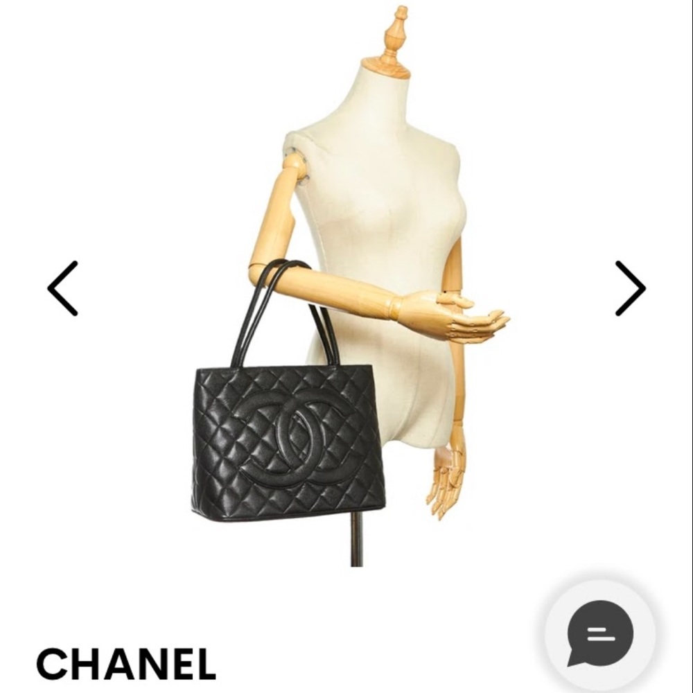 ‼️FINAL PRICE DROP‼️VINTAGE CHANEL MEDALLION TOTE BAG - Picture 1 of 17